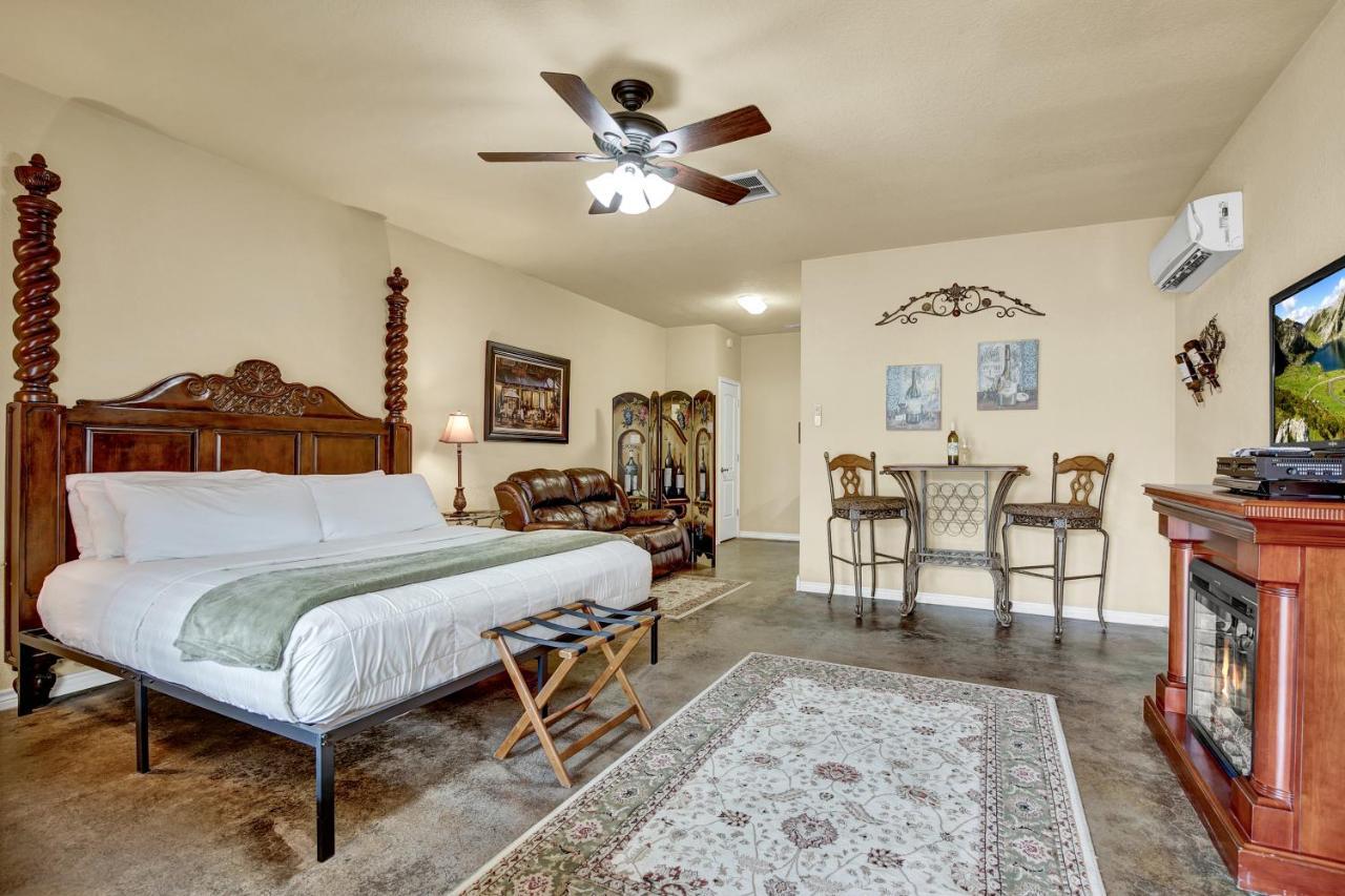 Romantic Oasis With Hot Tub Near Fred And Wineries! フレデリックスバーグ エクステリア 写真
