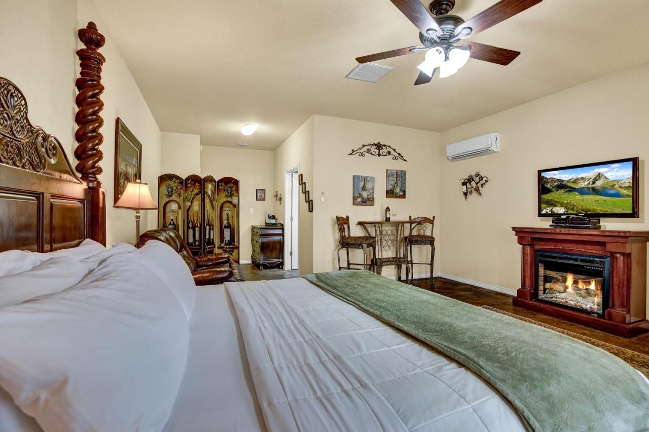 Romantic Oasis With Hot Tub Near Fred And Wineries! フレデリックスバーグ エクステリア 写真